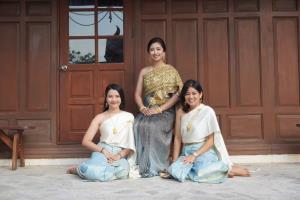 ชุดไทยเจ้าสาว ชุดไทยจักรพรรดิ์ เช่าที่แบมบี้ เวดดิ้ง ห้วยขวาง